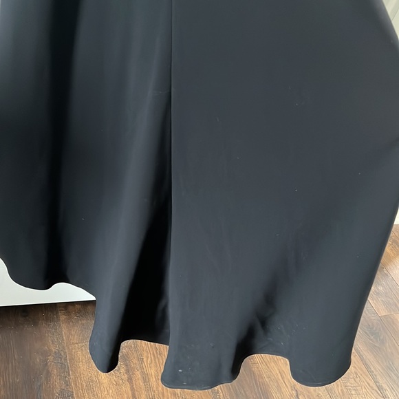 Women’s Dress - Picture 4 of 6